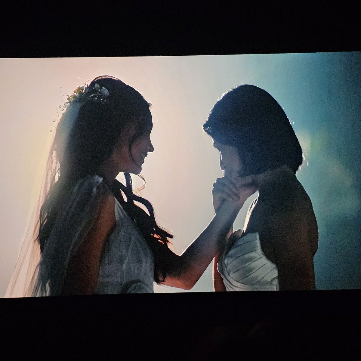 L — 𝙞 𝙛𝙚𝙡𝙡, 𝙞𝙩'𝙨 𝙛𝙞𝙣𝙚 tweet media