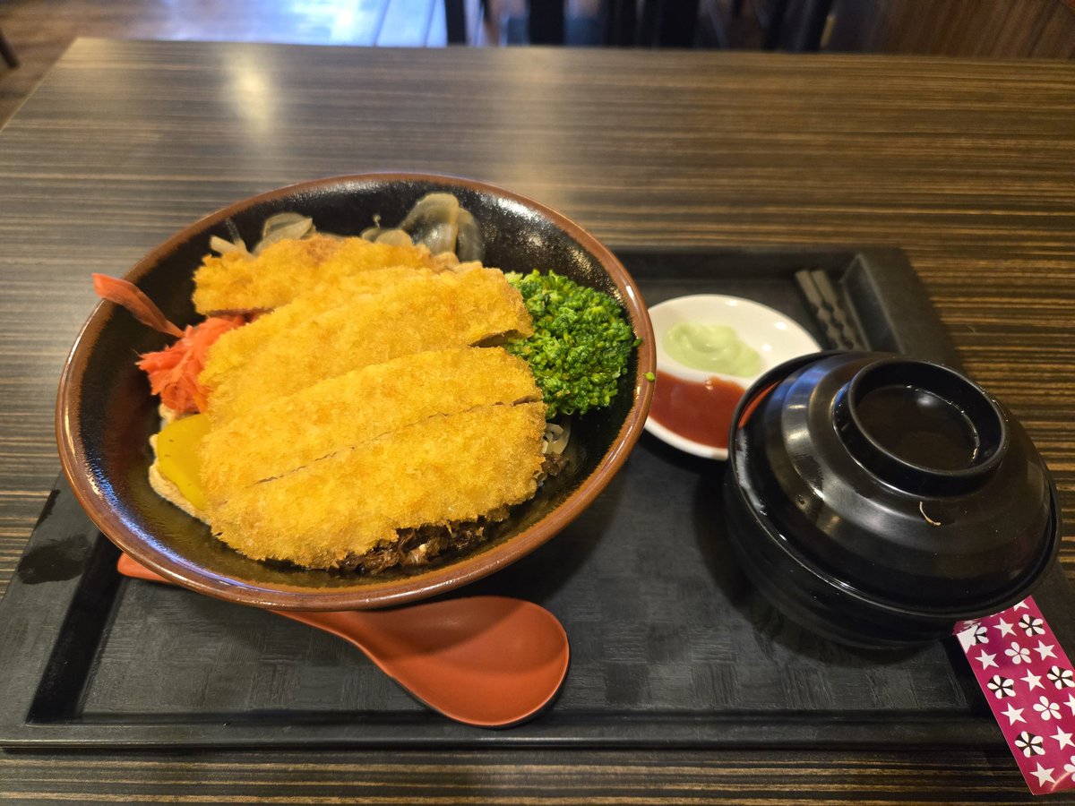 master19980418's tweet photo. 開個食物串
岩葉拉麵 勝丼 https://t.co/2FDcqbXRgQ