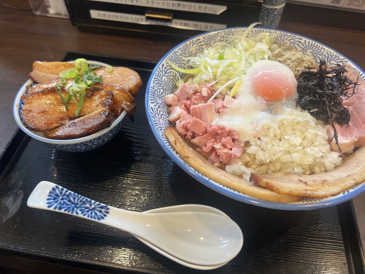 もち tweet media