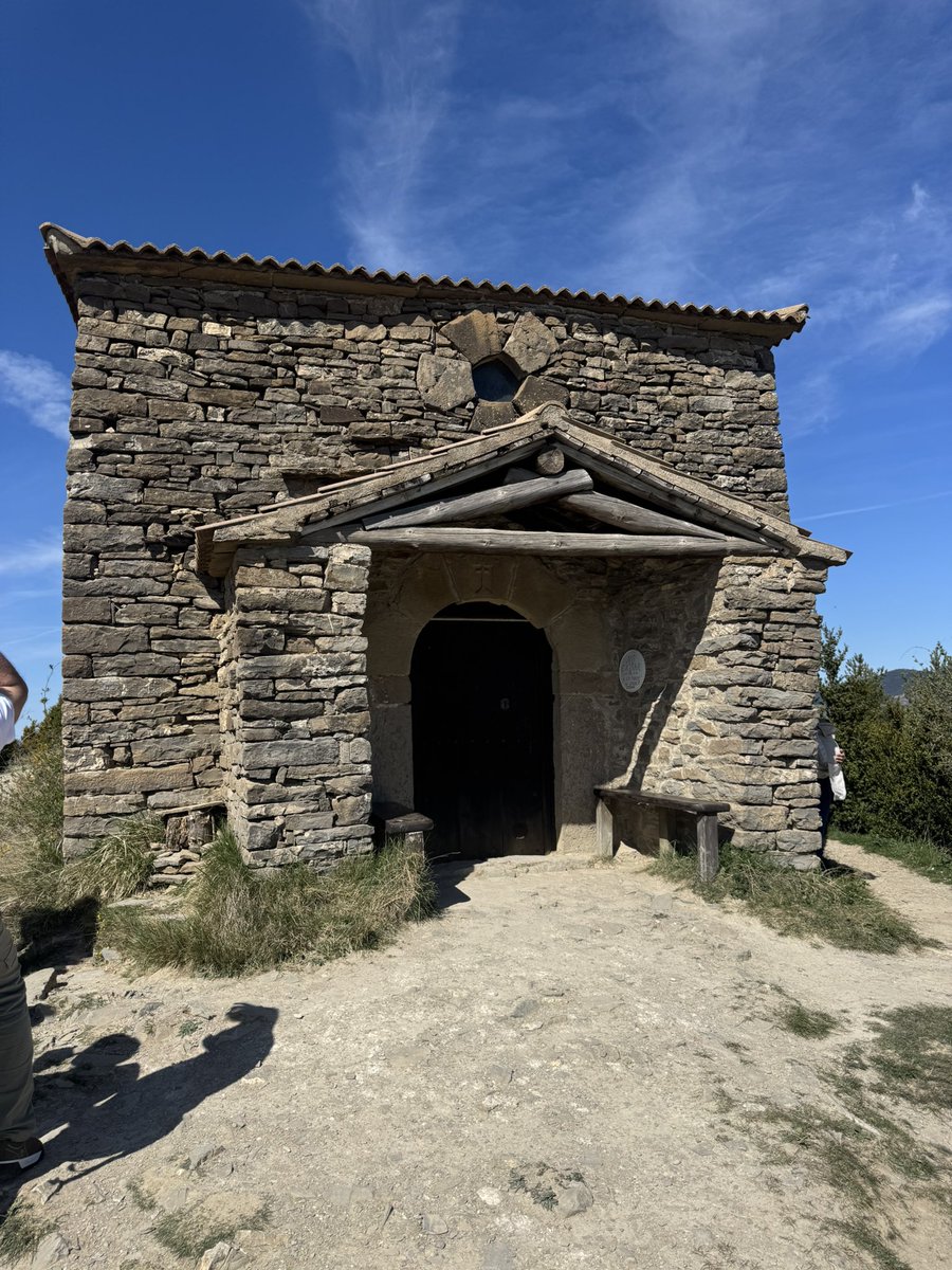 olivan_beatriz's tweet photo. Día de Resurrección. Ermita de #Orante ,
Huesca.
🕊️ https://t.co/Qa2Rdu8S6u
