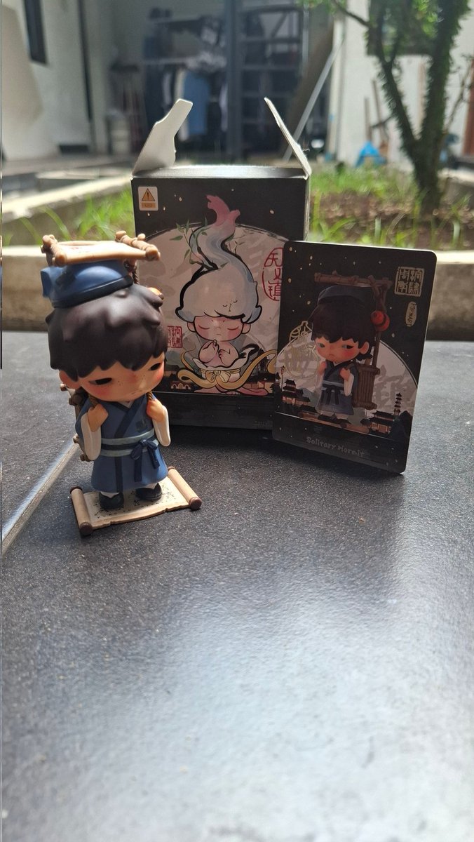 tengenzenin's tweet photo. Wts Hirono Solitary Hermit, good condition, lengkap sama box and cardnya (390k) #wts #hirono https://t.co/LipRDGYcKG
