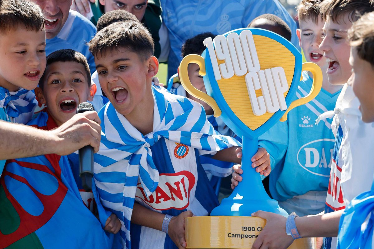 RCDE_La21's tweet photo. Som-hi, som-hi!!! 🏆🤩 https://t.co/OCOgSNCJuM