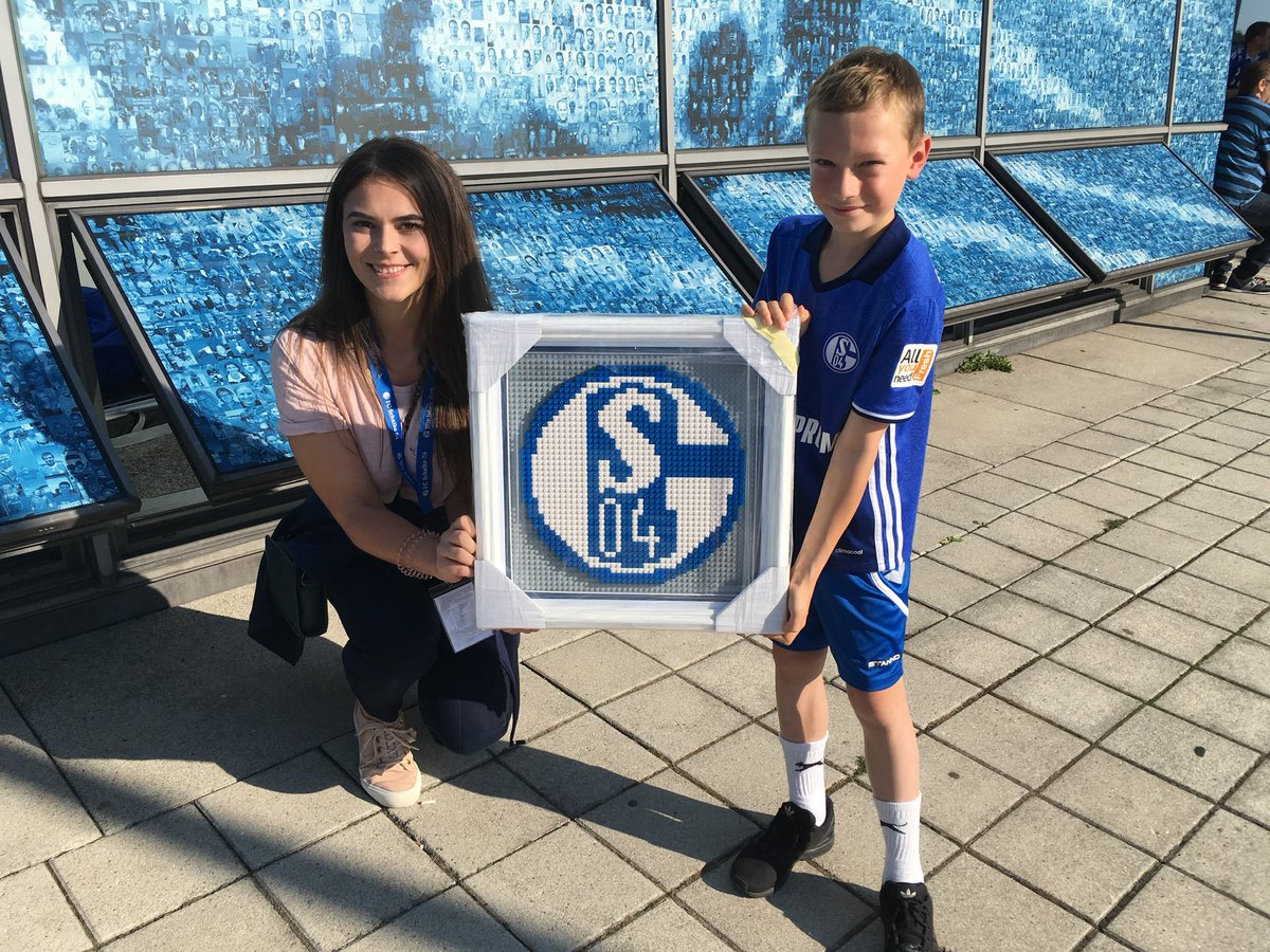 AwayDayJoe_'s tweet photo. Recreating a special moment at FC Schalke 04….

2️⃣0️⃣1️⃣8️⃣

and now

2️⃣0️⃣2️⃣6️⃣

Great to see you again @sooooophiiie11 Thank you so much for welcoming me back 

@s04 @s04_en #s04 #S04KSC https://t.co/PmDrCEljBJ