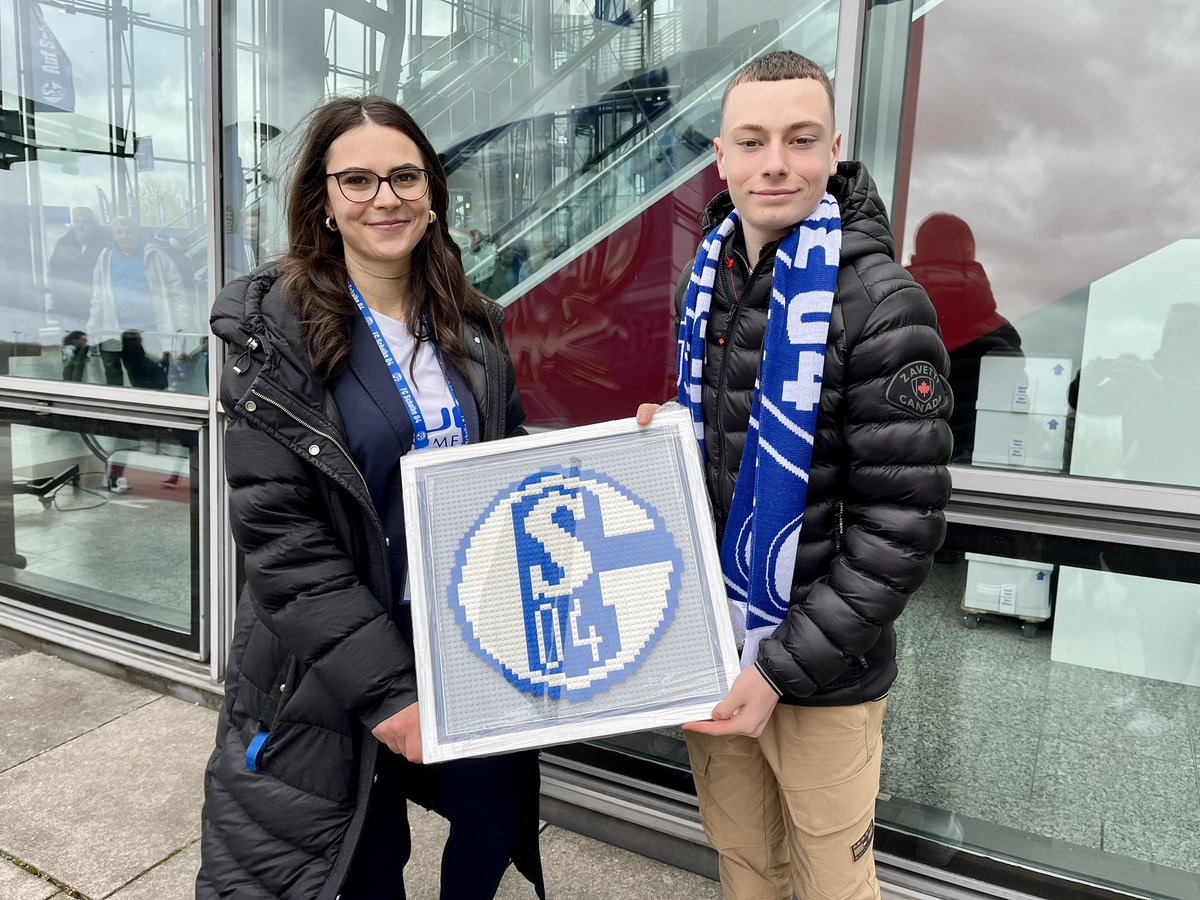 AwayDayJoe_'s tweet photo. Recreating a special moment at FC Schalke 04….

2️⃣0️⃣1️⃣8️⃣

and now

2️⃣0️⃣2️⃣6️⃣

Great to see you again @sooooophiiie11 Thank you so much for welcoming me back 

@s04 @s04_en #s04 #S04KSC https://t.co/PmDrCEljBJ