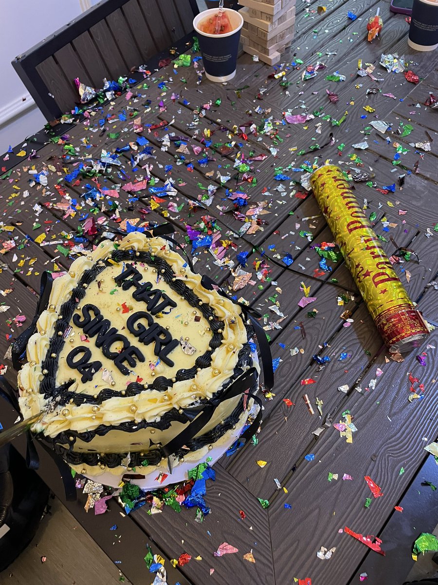 Thegirlmo tweet media