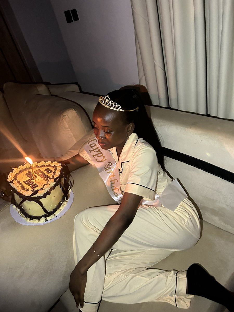 Thegirlmo tweet media