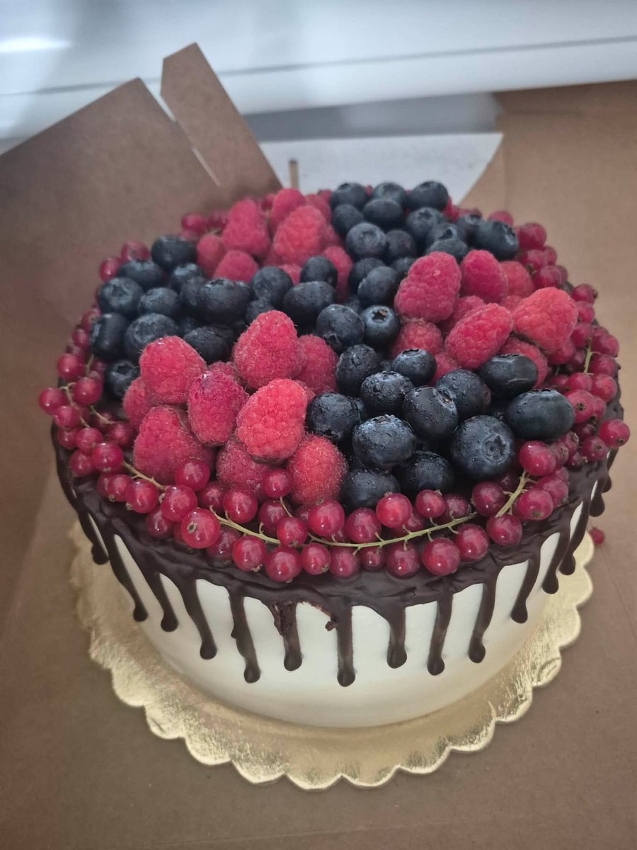 •Garson• tweet media