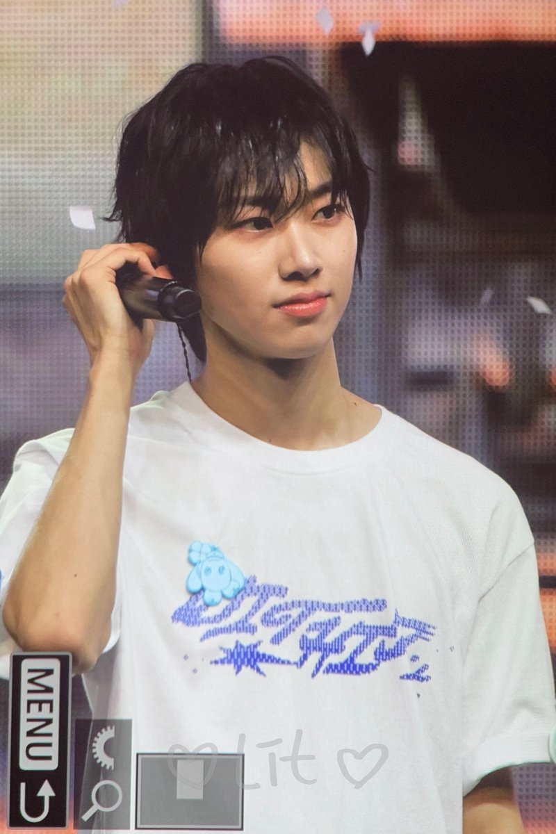 𝗹𝗶𝘁 tweet media