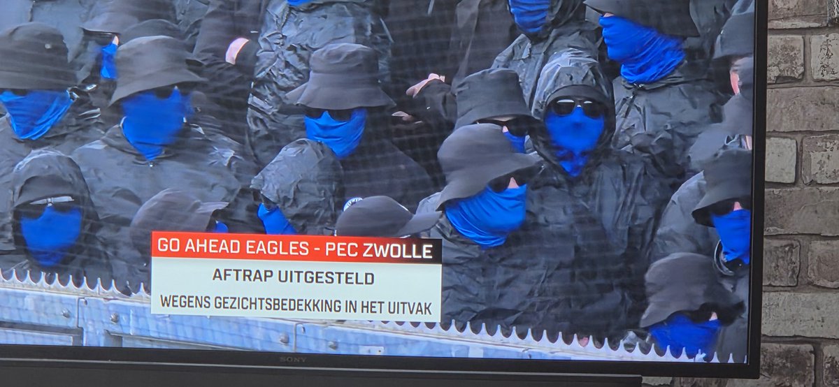 Paparazzi67's tweet photo. Och och de kidsclub van #peczwolle maakt zich ook belachelijk! #goapec https://t.co/DCJOOZ6U1L