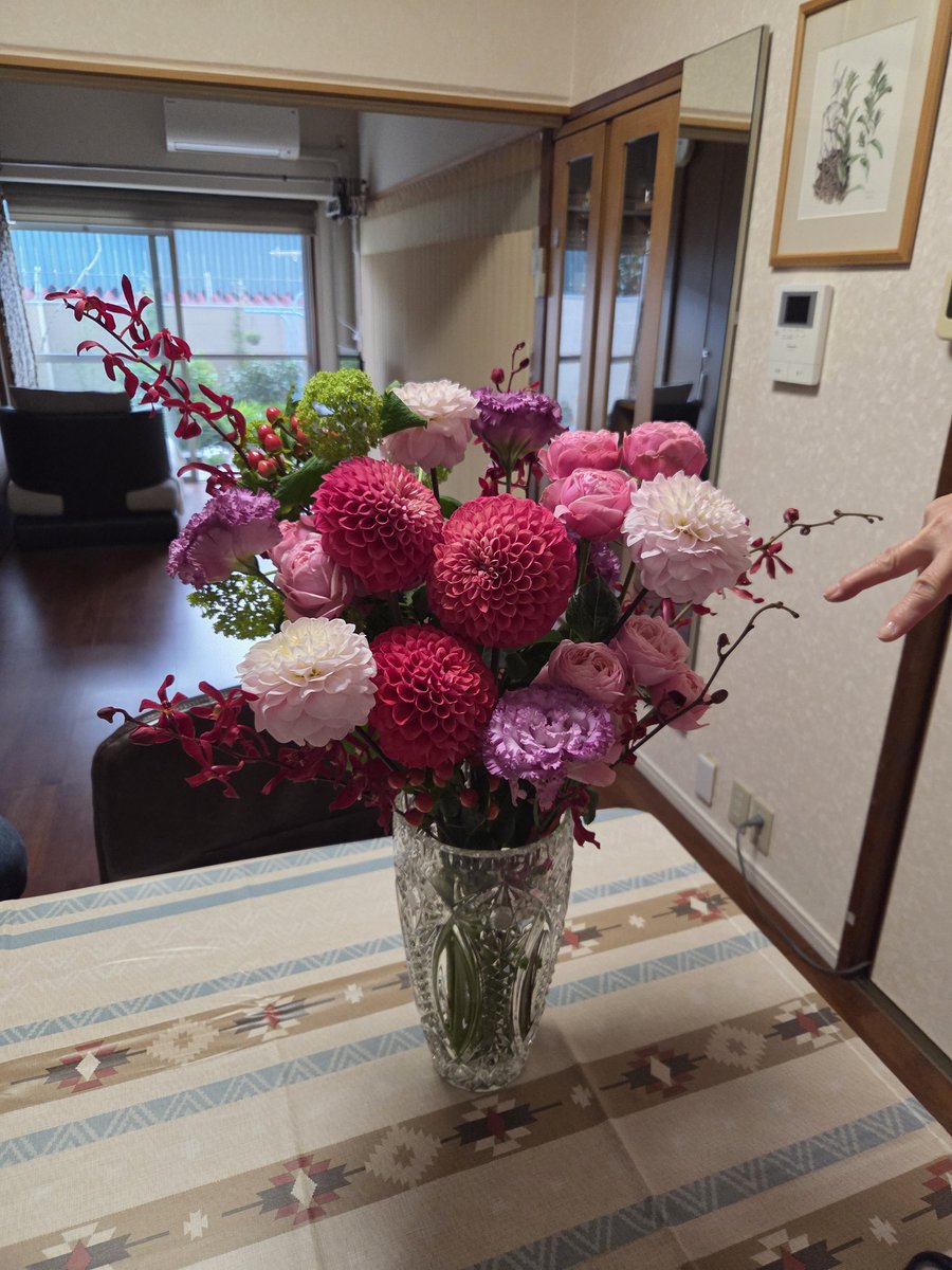 ใชใใชใ tweet media