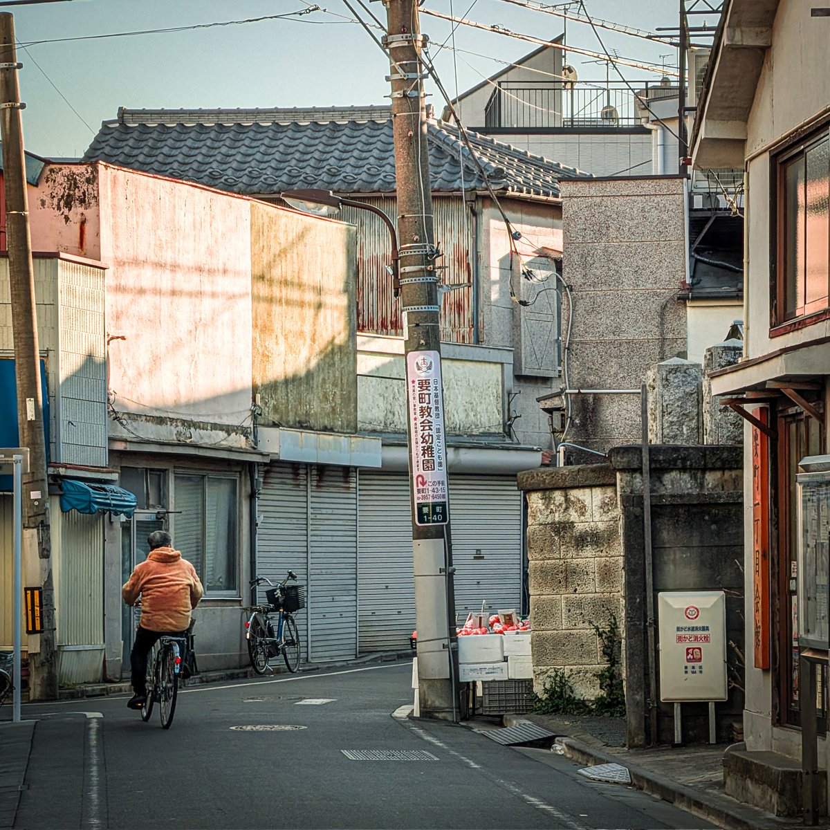 路地とタテモノ tweet media