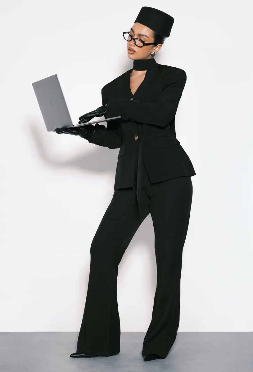 amidur48ru's tweet image. Basics Tailored Flare Trouser
Premier - unlimited free delivery for a year with Premier Delivery

Shop now: shorturl.at/GjQWw

#tailored #flare #trouser #lensflare #flaredtrouser #tailoredsolutions #tailoredelegance #flaredjeans
#arizonavsmichigan