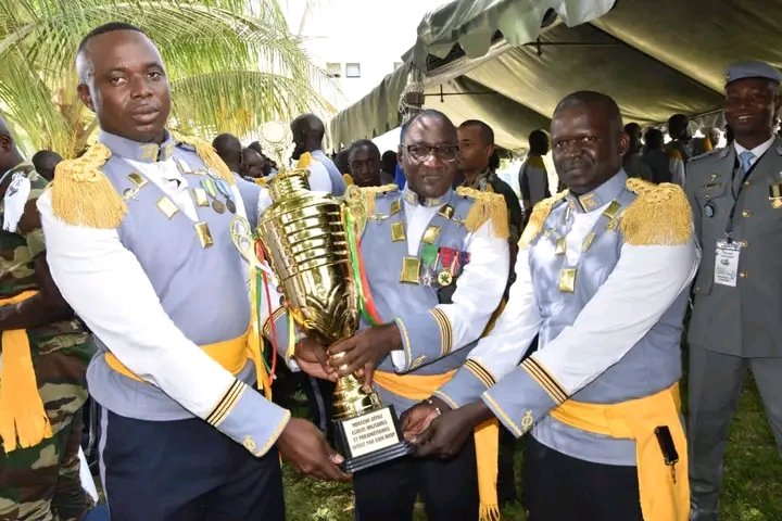 🇸🇳4 avril 2026
L’école nationale des officiers d’active a remporté le prix du meilleur défilé des écoles militaires et paramilitaires à l’occasion du 66e anniversaire de l’indépendance du Sénégal.