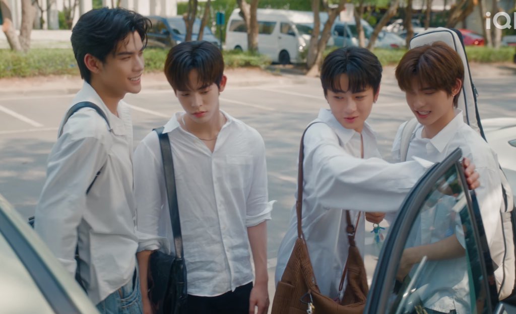 พพ★ tweet media