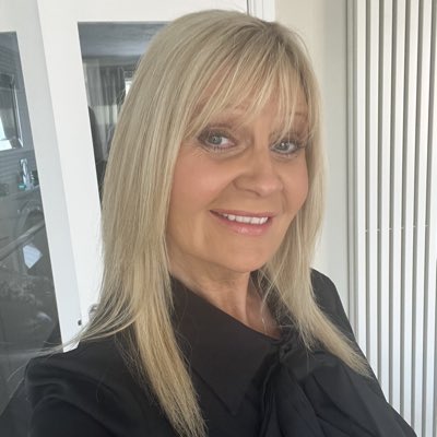 P🏖️❤️ tweet media