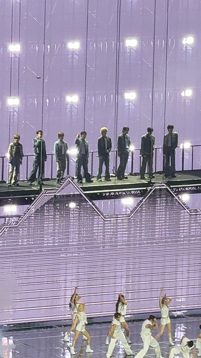 olivia 🎶🍷 tweet media