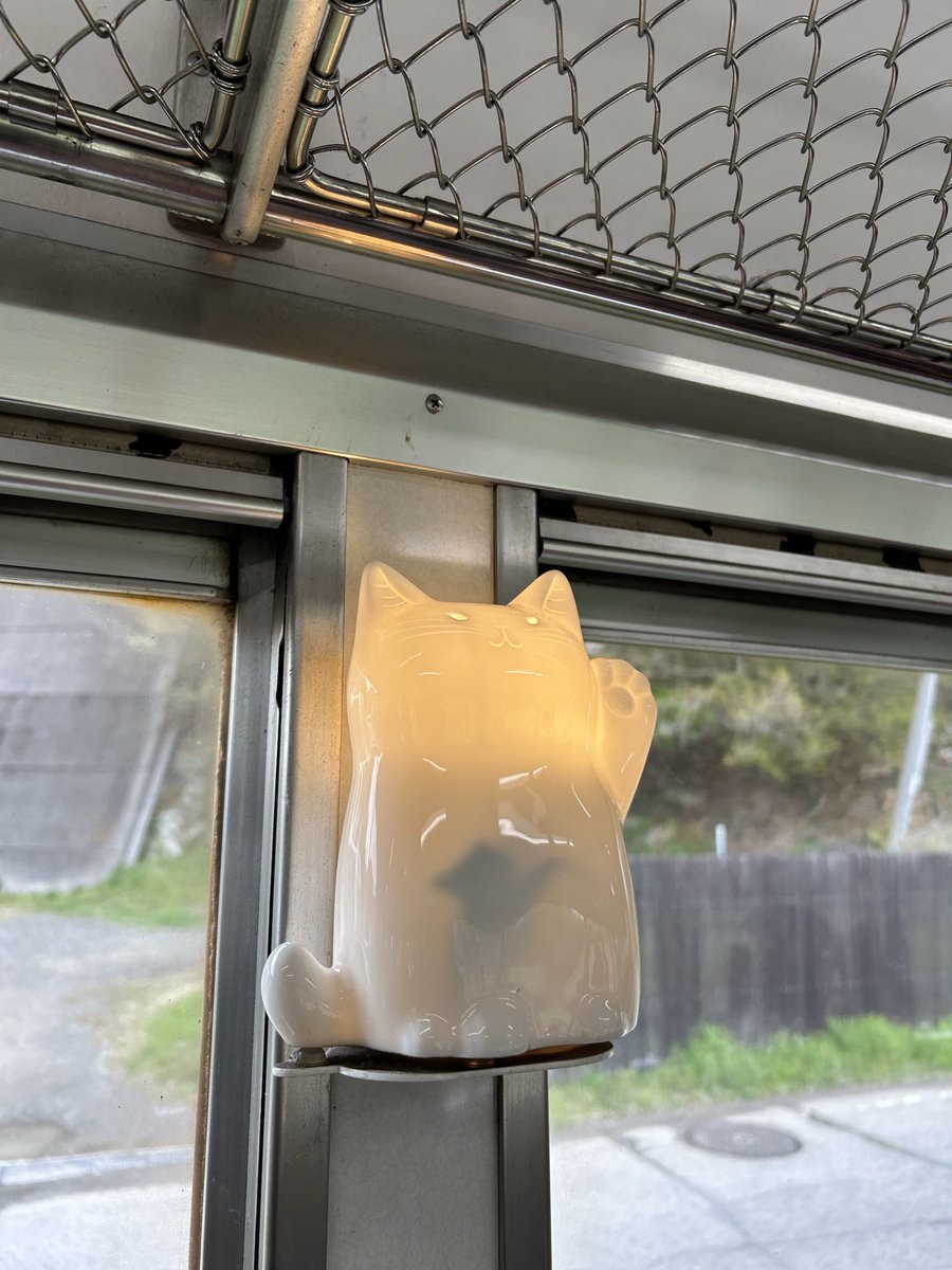 yokochin153604's tweet image. Tama-densha-museum train is decorated with cute cat designs.

This is because a cat named Tama was the stationmaster at Kishi Station on the Wakayama Electric Railway.

#Japan 
#japanese 
#Wakayama