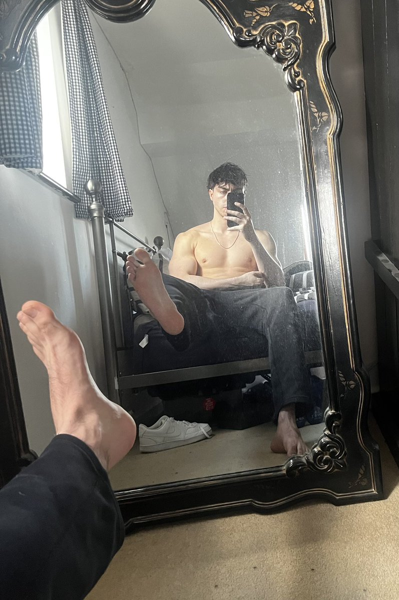 MasterJ1x's tweet photo. Time to send all that cash you made this week over #findom https://t.co/mfyDE1AtGk