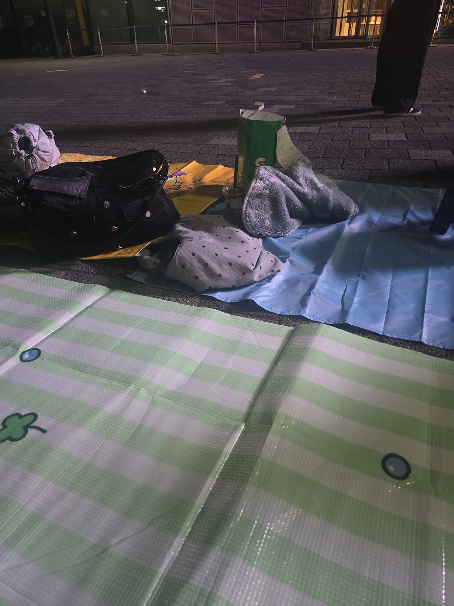 𝑼𝑵𝑳𝑶𝑪𝑲 tweet media