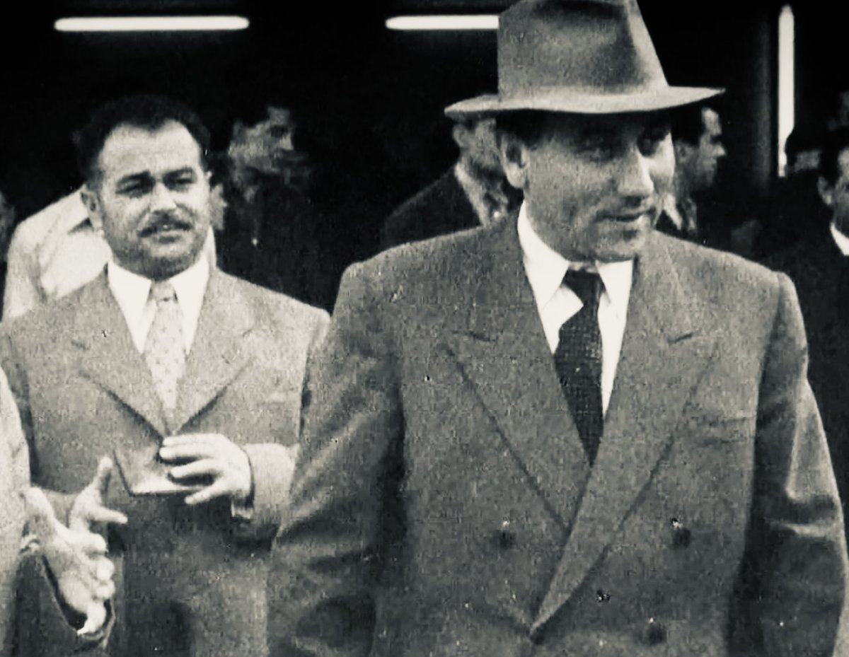 Dvojica komunjara, na izgled ista bagra.

Jedan je gradio karijeru na hapšenju, likvidacijama i zatvaranju svojih sunarodnika čiji jedini greh je bio to što nisu pljunuli na srpstvo-a drugi je, pod plaštom odanosti partiiji, radio na ‘rvackoj državi.

Sami smo sebi najveći krivci