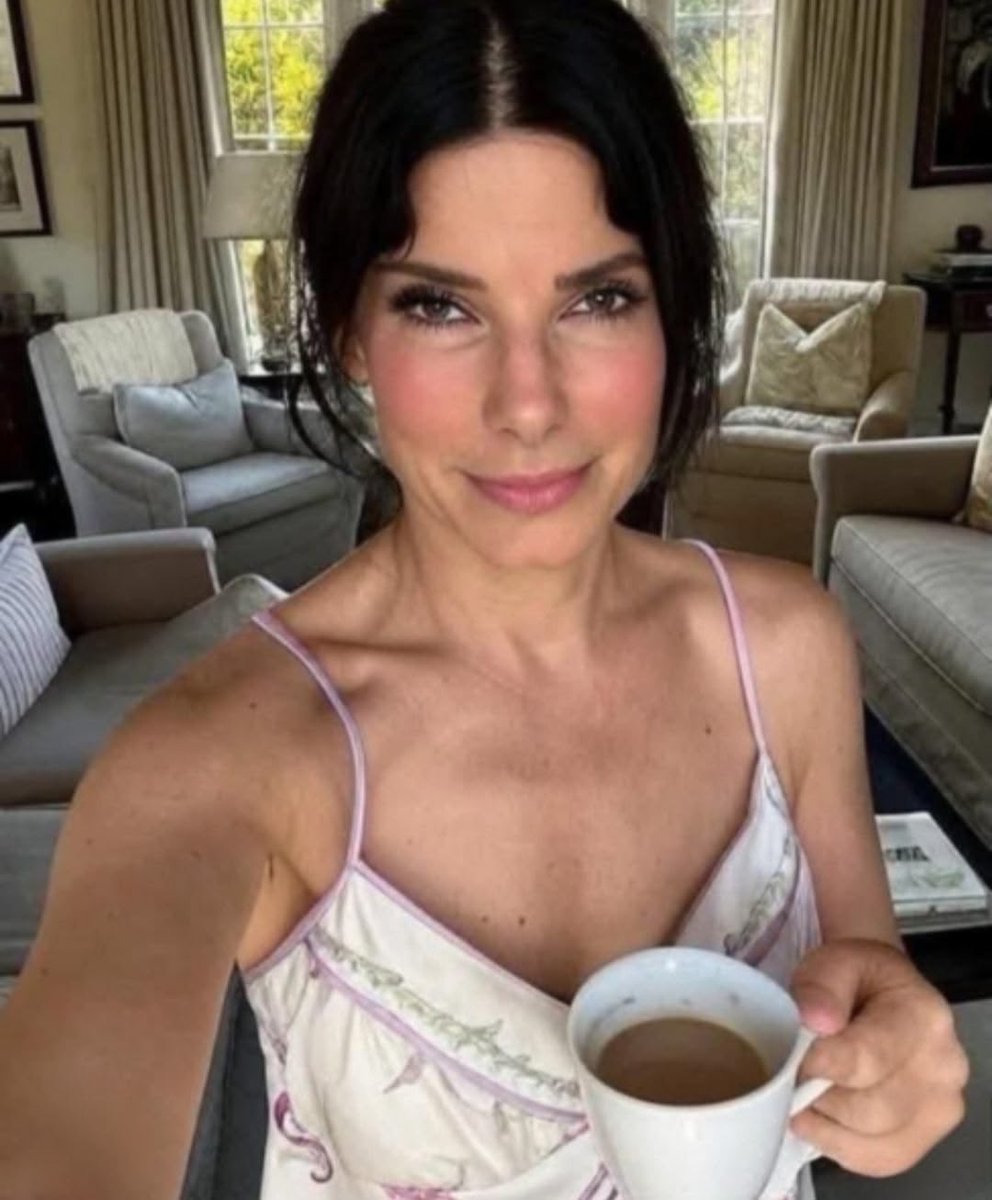 Sandra Bullock tweet media