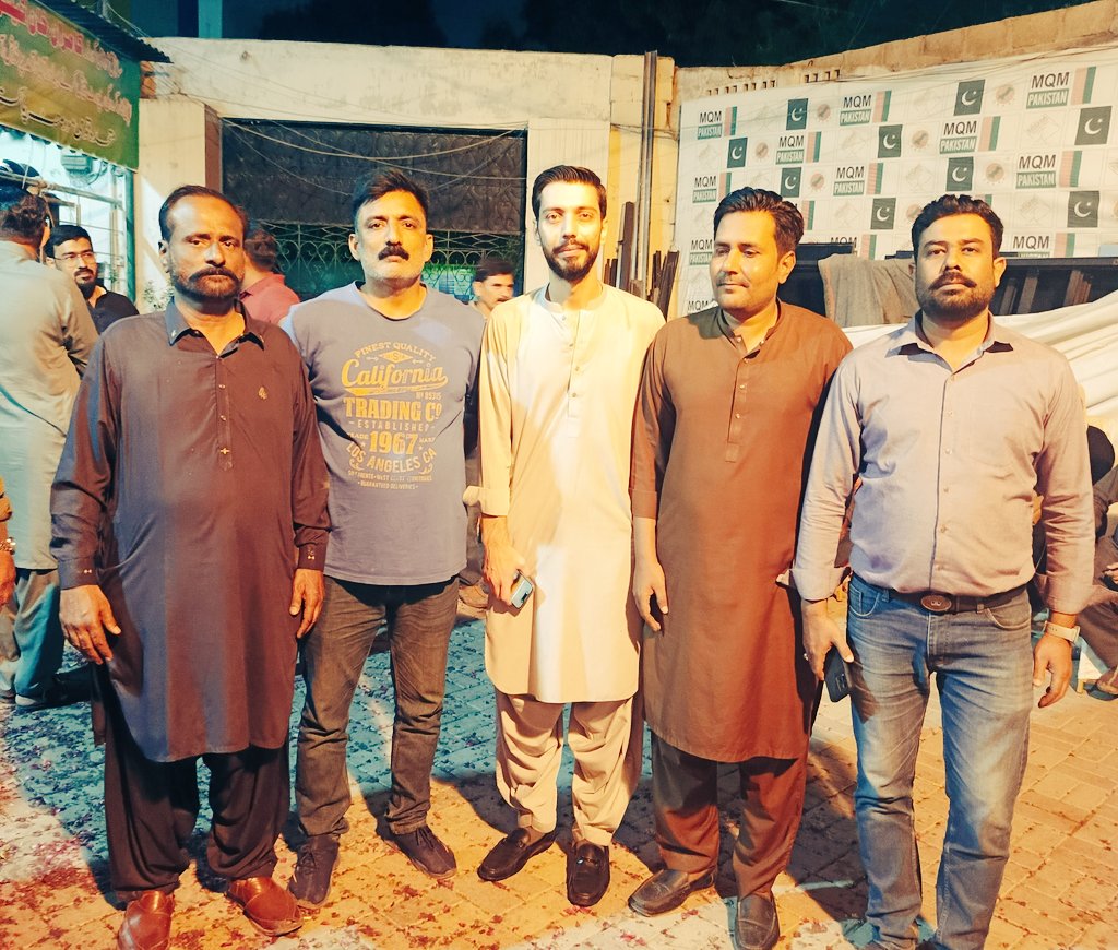 NKT_MQMPk's tweet photo. ایم کیو ایم کے مرکز بہادرآباد میں کامران خان ٹیسوری کا پرتپاک استقبال۔ 
#North_karachi_Town 
#MQMAppreciatesTessori
 #ہماری_کارکردگی_ہمارا_جواب

@AhsanHussain92 @DFSMQM @Conv_KMS @AteebFurqan @kul2471 @shamimsalmanss1 @ZahidMansori @OfficialMQM @UC15BNKT_MQMpk @Rafiakareem1 https://t.co/KiTEdnXzjC