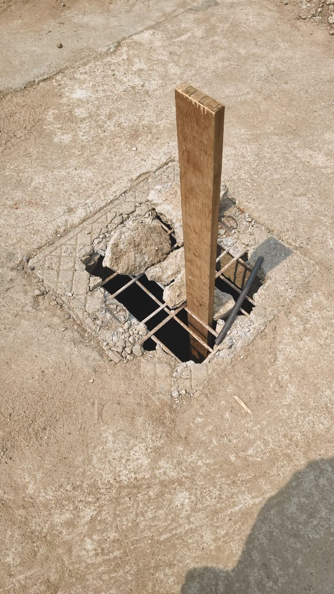 nagla_deepak's tweet photo. @ZC_LBNagar @AEGHMC_KOTHAPET @GHMConlinehyd @D_SudheerReddy nala manhole cover damaged risky replace cover immediately area SRL COLONY ROAD NO.15 NEAR SAI PRAKASH RESIDENCY KOTHAPET CONTACT NO.9182842999 https://t.co/WLC4IfmA3J