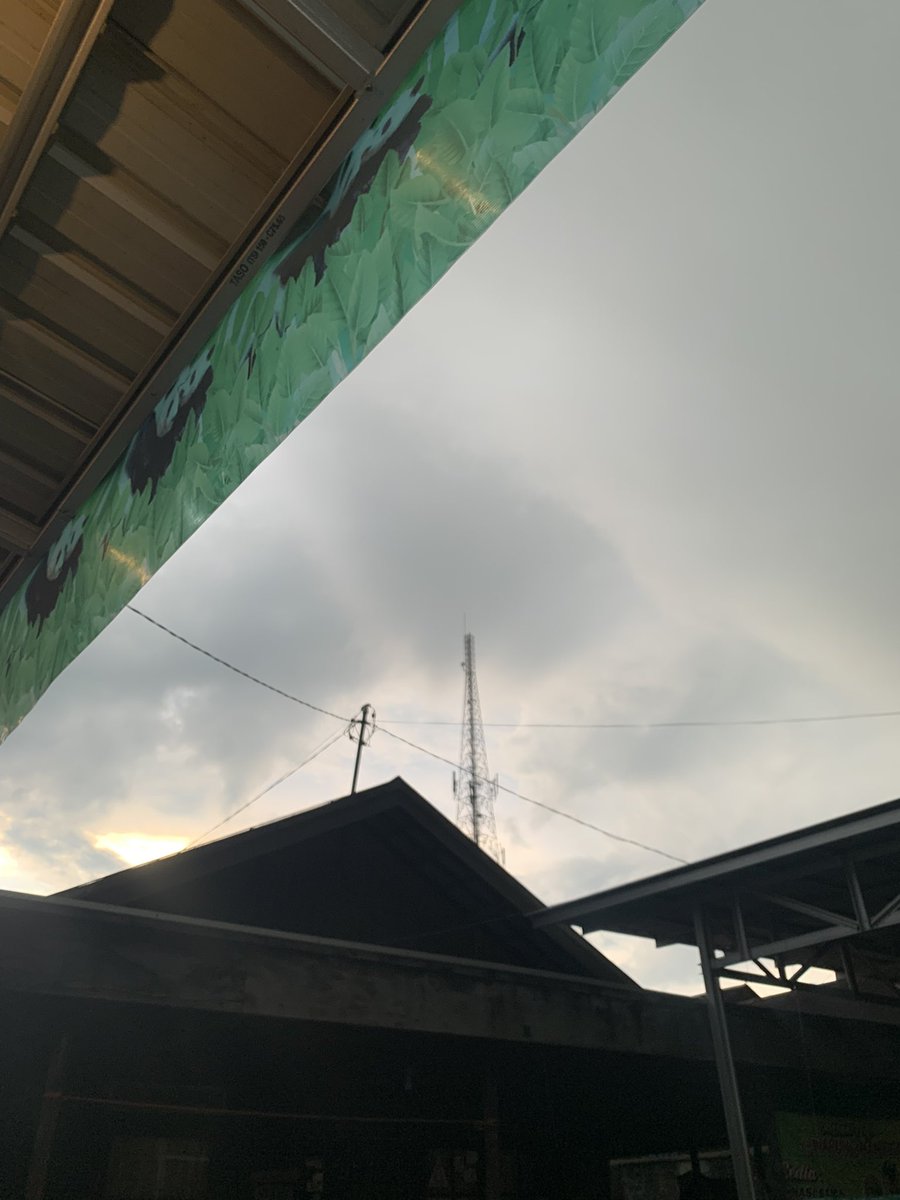 MyJrn's tweet photo. Gabisa ditebak bet tetiba ujan tetiba panas 🥹 https://t.co/ftQ5D0rK24