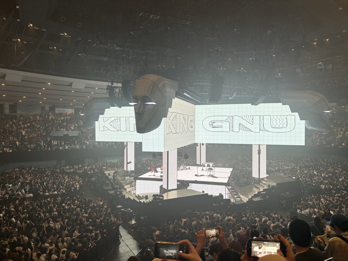 cryd_og's tweet photo. King Gnuのライブまじで最高だった
動画撮影していいライブとか最高よ！
また行くぜ！！ https://t.co/IOChY7hg5M