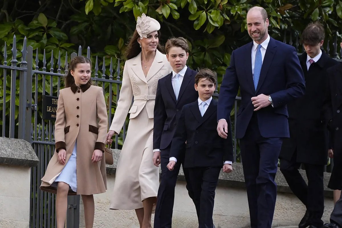 HouseOfVanity88's tweet image. Catherine, Princess of Wales joined Prince William, Prince of Wales and their children — Prince George of Wales, Princess Charlotte of Wales and Prince Louis of Wales — for the Easter Matins service at St. George’s Chapel.

The Princess of Wales looked effortlessly elegant in a