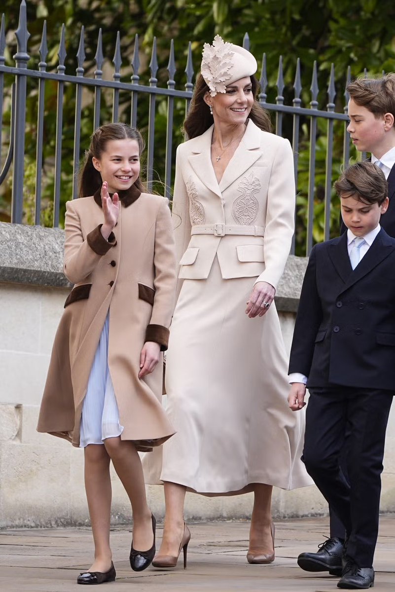 HouseOfVanity88's tweet image. Catherine, Princess of Wales joined Prince William, Prince of Wales and their children — Prince George of Wales, Princess Charlotte of Wales and Prince Louis of Wales — for the Easter Matins service at St. George’s Chapel.

The Princess of Wales looked effortlessly elegant in a