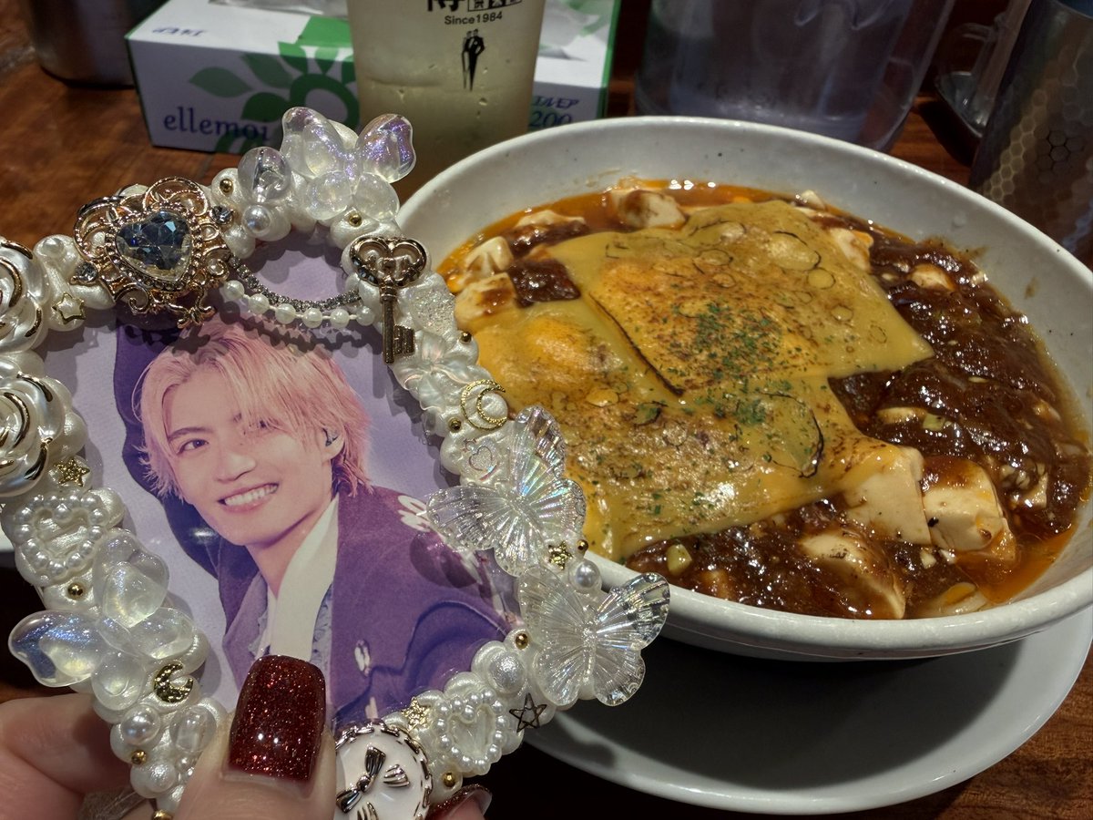 にょんす tweet media