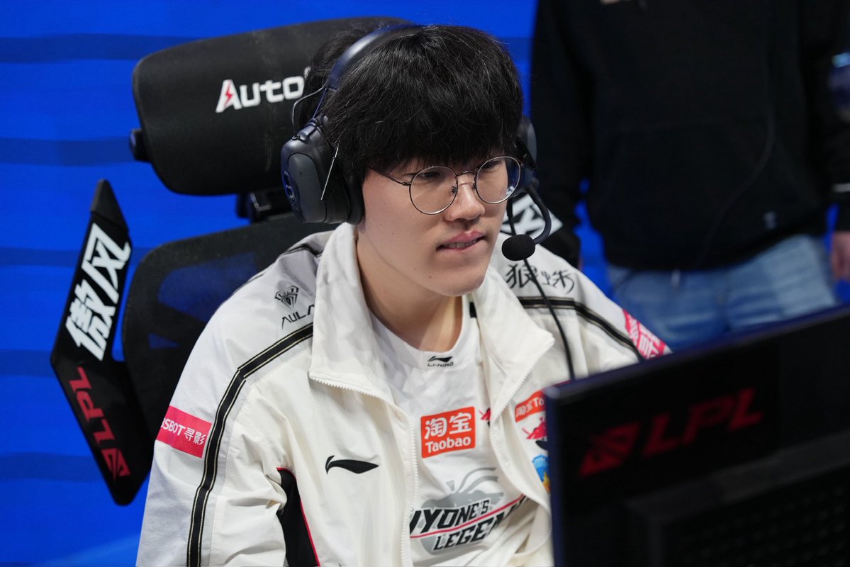 Anyone's Legend tweet media