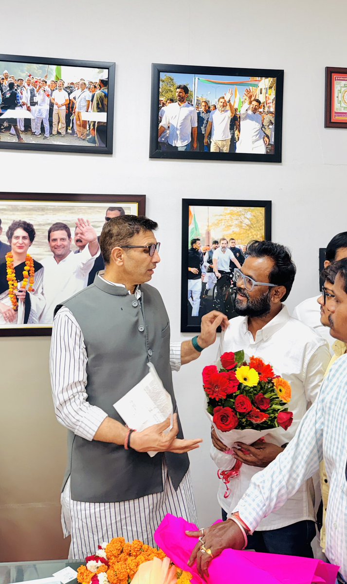 मध्य प्रदेश कांग्रेस कमेटी अध्यक्ष बड़े भाई आदरणीय जीतू पटवारी जी से शिष्टाचार भेंट की !
इस अवसर पर आपने अपना अमूल्य आशीर्वाद एवं मार्गदर्शन दिया !
आपका मार्गदर्शन हम सभी के लिए ऊर्जा और प्रेरणा का स्रोत है !

#jitupatwari 
#kunalchudhari 
#mpcongress