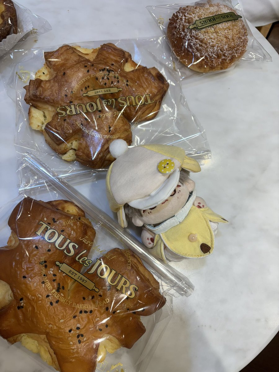 ᥬᩤ 𝑃𝑟𝑒𝑡𝑡𝑦 tweet media