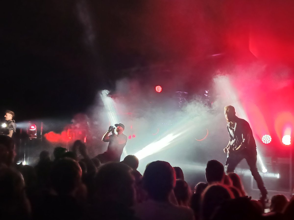 PanEnergyy's tweet photo. Was on a @smashintopieces concert yesterday! It was fun and very cool! https://t.co/wdnkZ0xw9D
