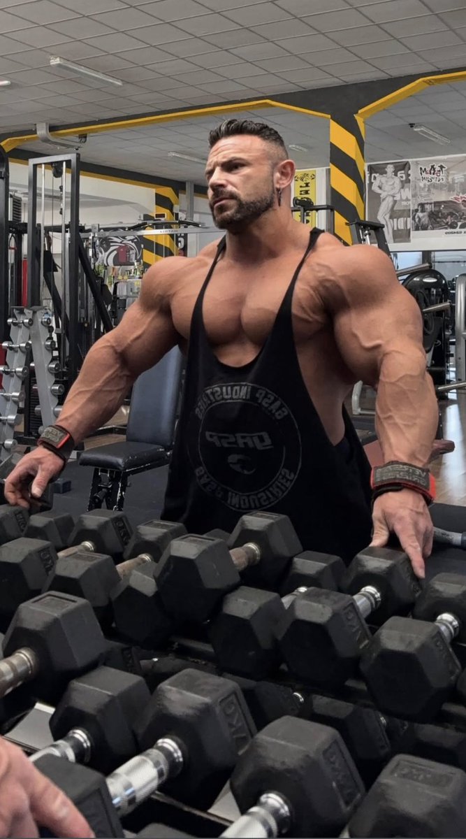 MuscleJacking tweet media