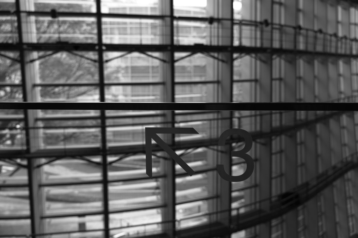 tune_h's tweet image. fpさんぽ
#Sigma
SIGMA fpL + 24-70mm f2.8 dg dn art
4枚目は21:9で^^