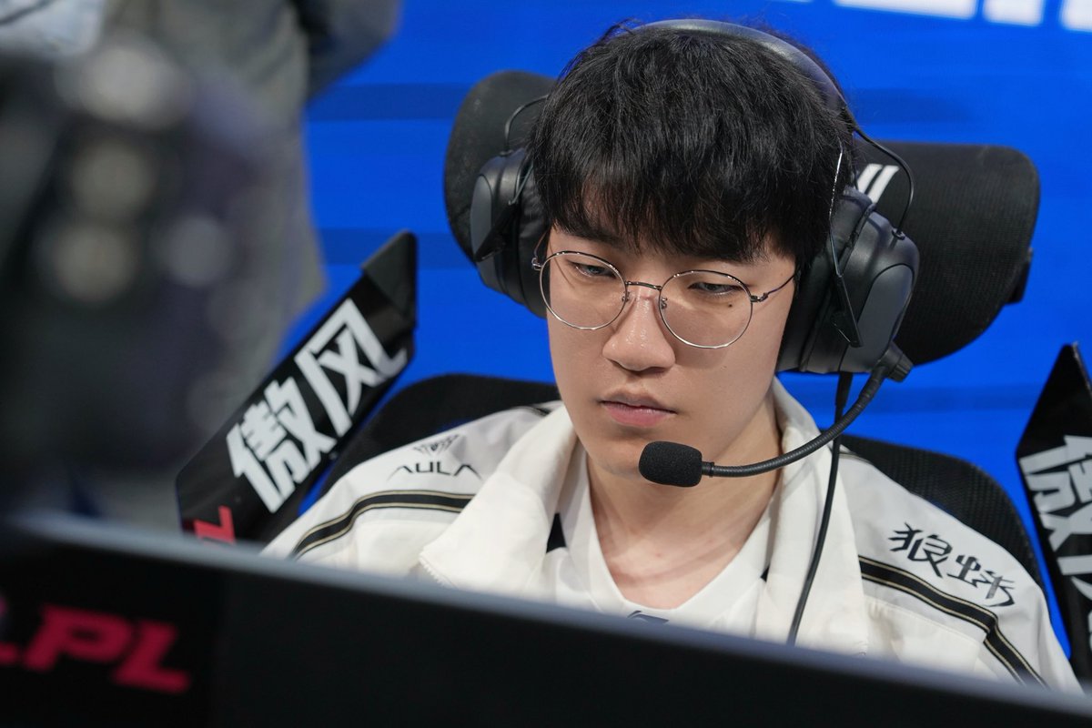 Anyone's Legend tweet media