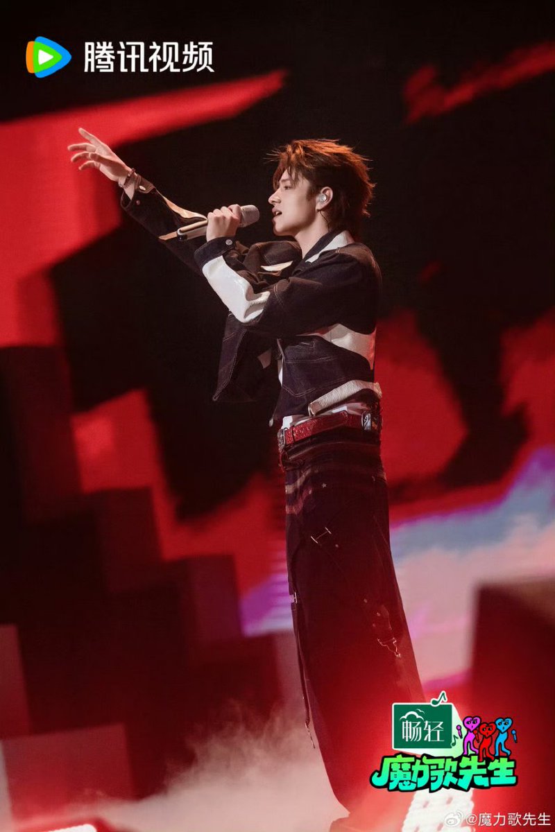 260404 魔力歌先生🆙
恭喜 <a href="/LEV_Official_/">LE'V</a>  凭借《跳楼机》成功晋级！
舞台张力与爆发力全开，青春气场直接拉满。 ​​​
#LEV #레비 #レビ
#WANGZIHAO #왕즈하오 #王子浩 #ズハオ