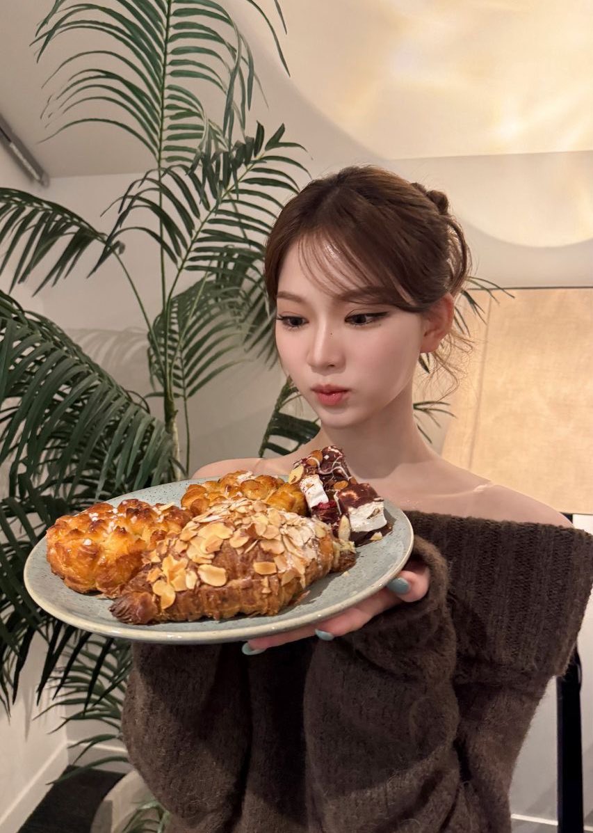 Hi Aku sayang banget sama pacarku.. se sayang itu.. mau sama dia sampe dunia RP ini bahkan udah bener bener hilang