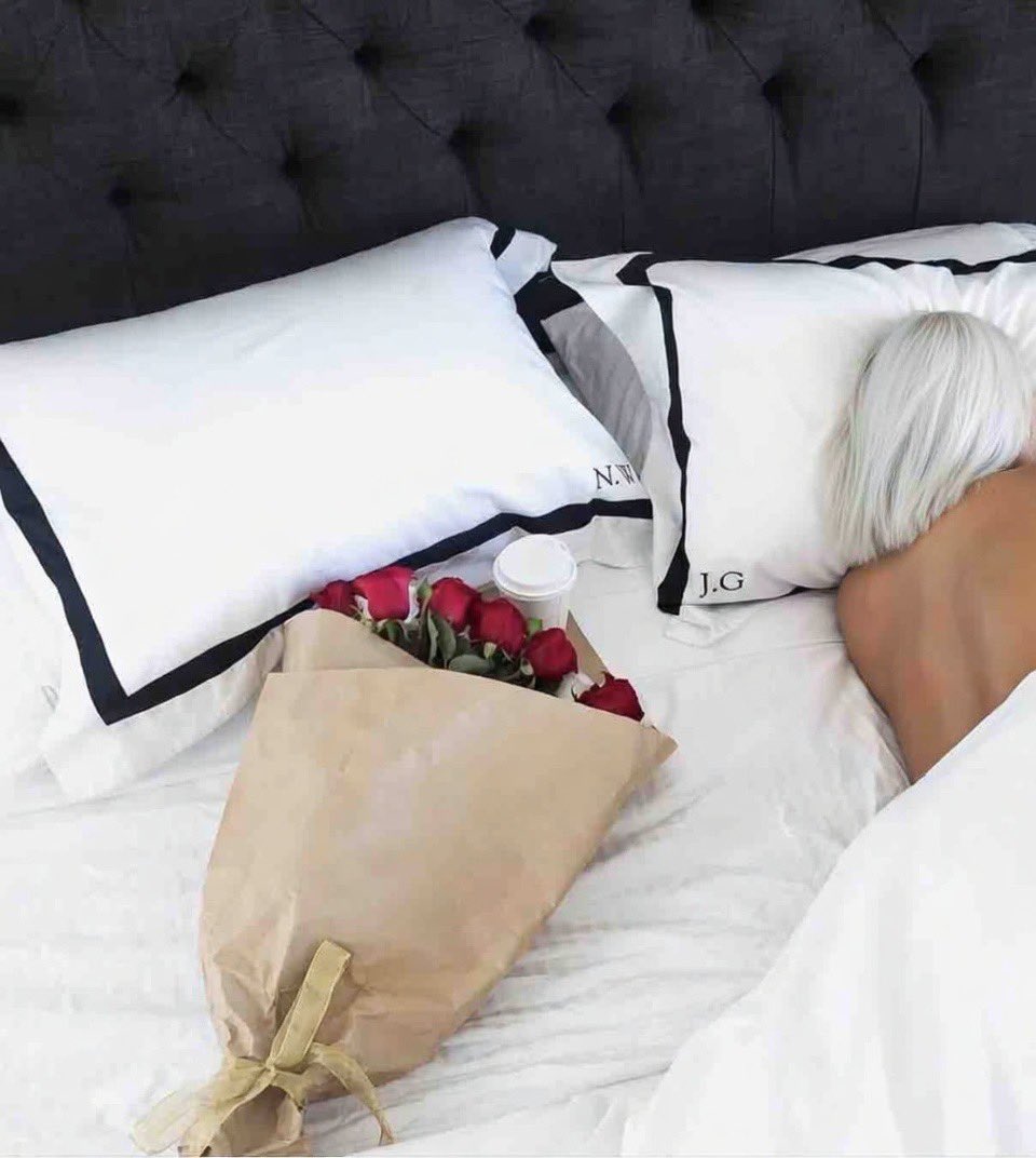 Tobas06's tweet image. HE #CHRIST IS #RISEN &amp;amp; ITS 6.40 BUT SHE’S NOT #RISEN UNLIKE HER THAT WAKES AT 5.00 EVERY #MORNING &amp;amp; EVEN IF WE COME BACK 4.30 FROM A #NIGHT OUT LIKE WE DID ALL LAST #NIGHT😂😂

AS FOR ME THATS NOT SLEPT FOR THE PAST 2 #NIGHTS IN A STRETCH, IS LOOKING AT #TUESDAY/#WEDNESDAY SINCE