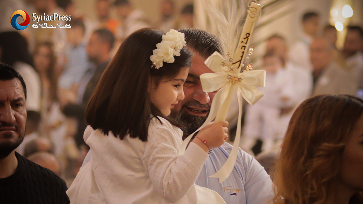 SyriacPress's tweet image. Palm Sunday service in a Syriac Orthodox church in Beth Zalin (Qamishli), northeastern Syria.

#Syriacs #Gozarto #Syria #PalmSunday #SyrianChristians