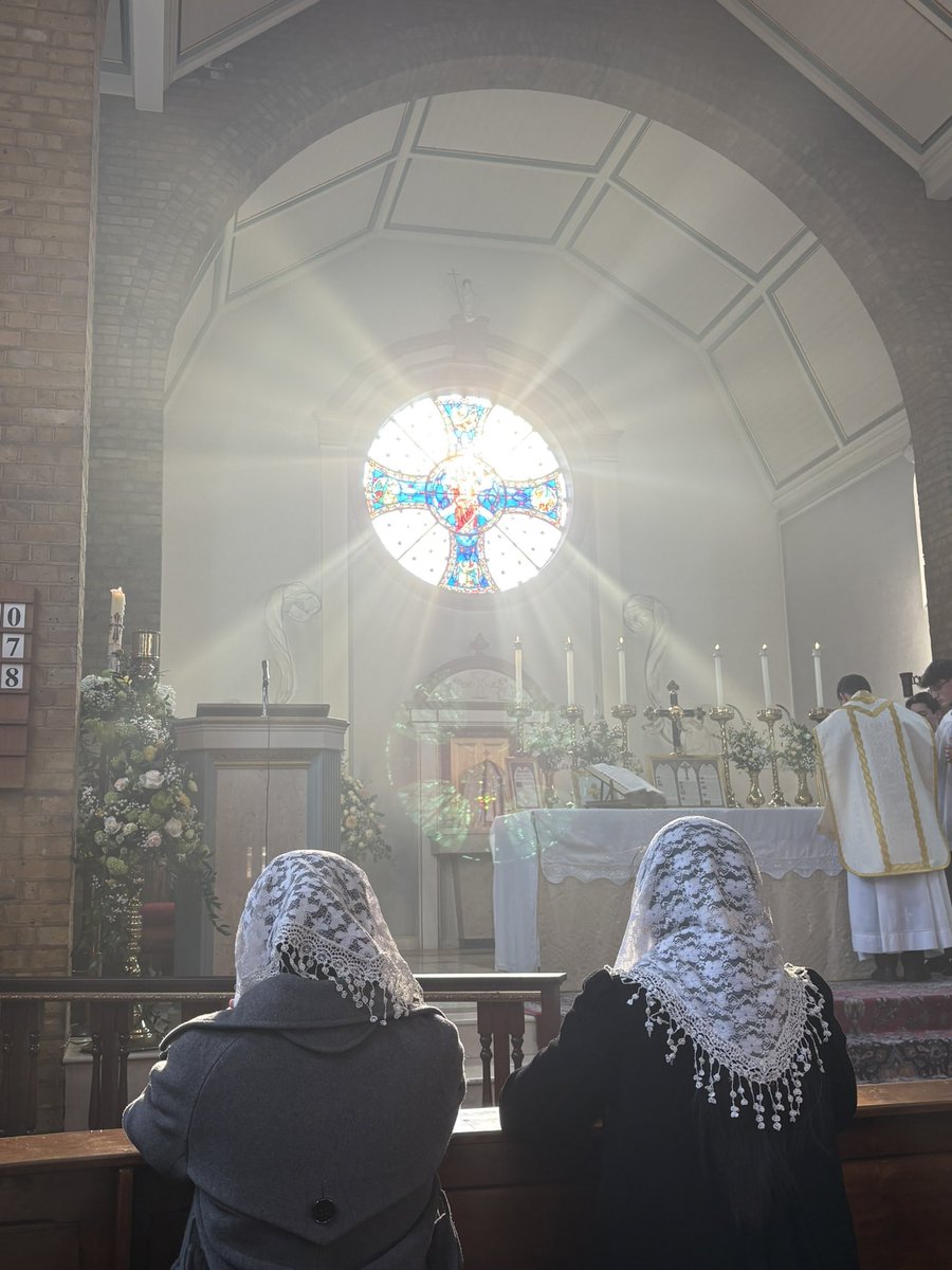 CatholicMothers's tweet photo. Christus surréxit! https://t.co/p4GM4yOMra