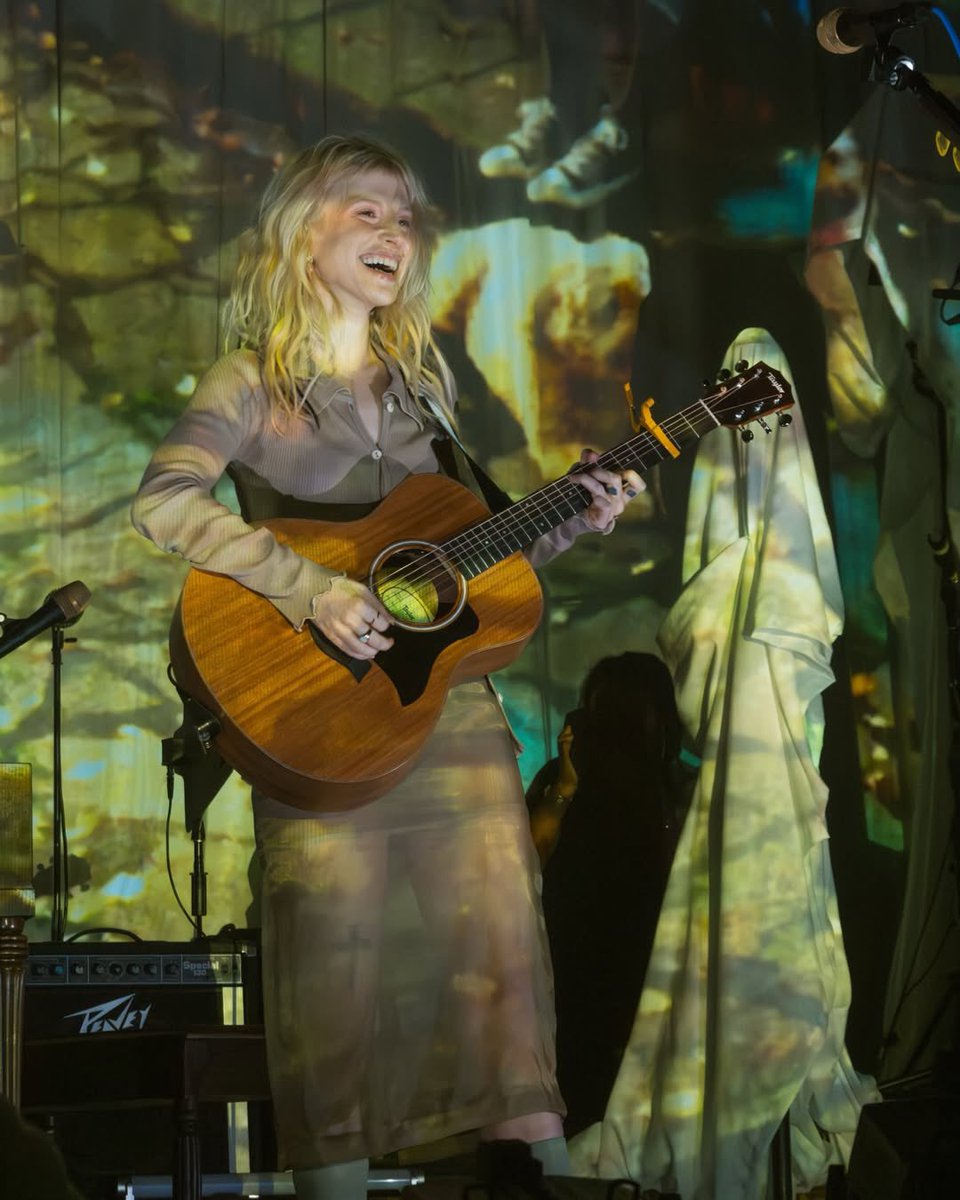 Paramore-Music.com tweet media