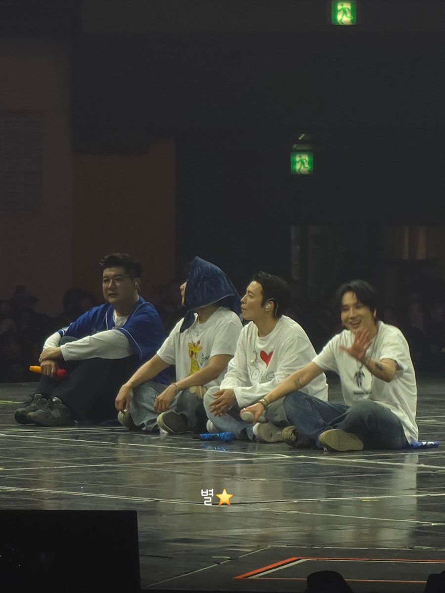 별⭐️ tweet media