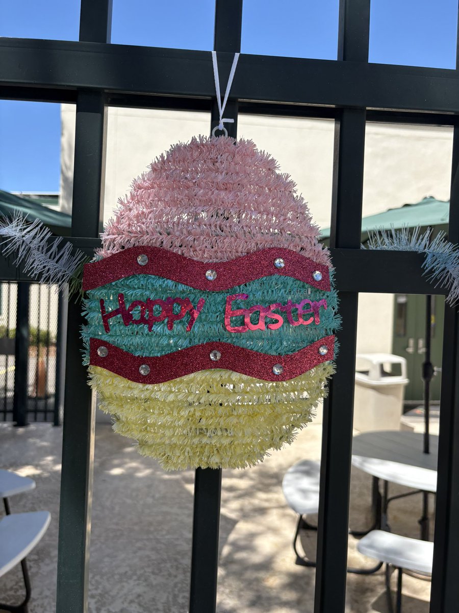jchrisb123's tweet photo. @JennyWTSP @nickvolturotv @JamesGWeather @10TampaBay Wishing everyone at @10TampaBay a wonderful &amp; happy Easter holiday &amp; weekend!!! 🐰🌸🐇🐣 https://t.co/J4XG63mJgZ