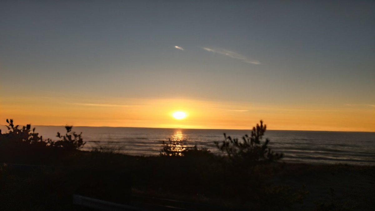 DropFlower's tweet photo. 今日は
久し振りに夕空を眺めました。 https://t.co/PBRJrUfrII