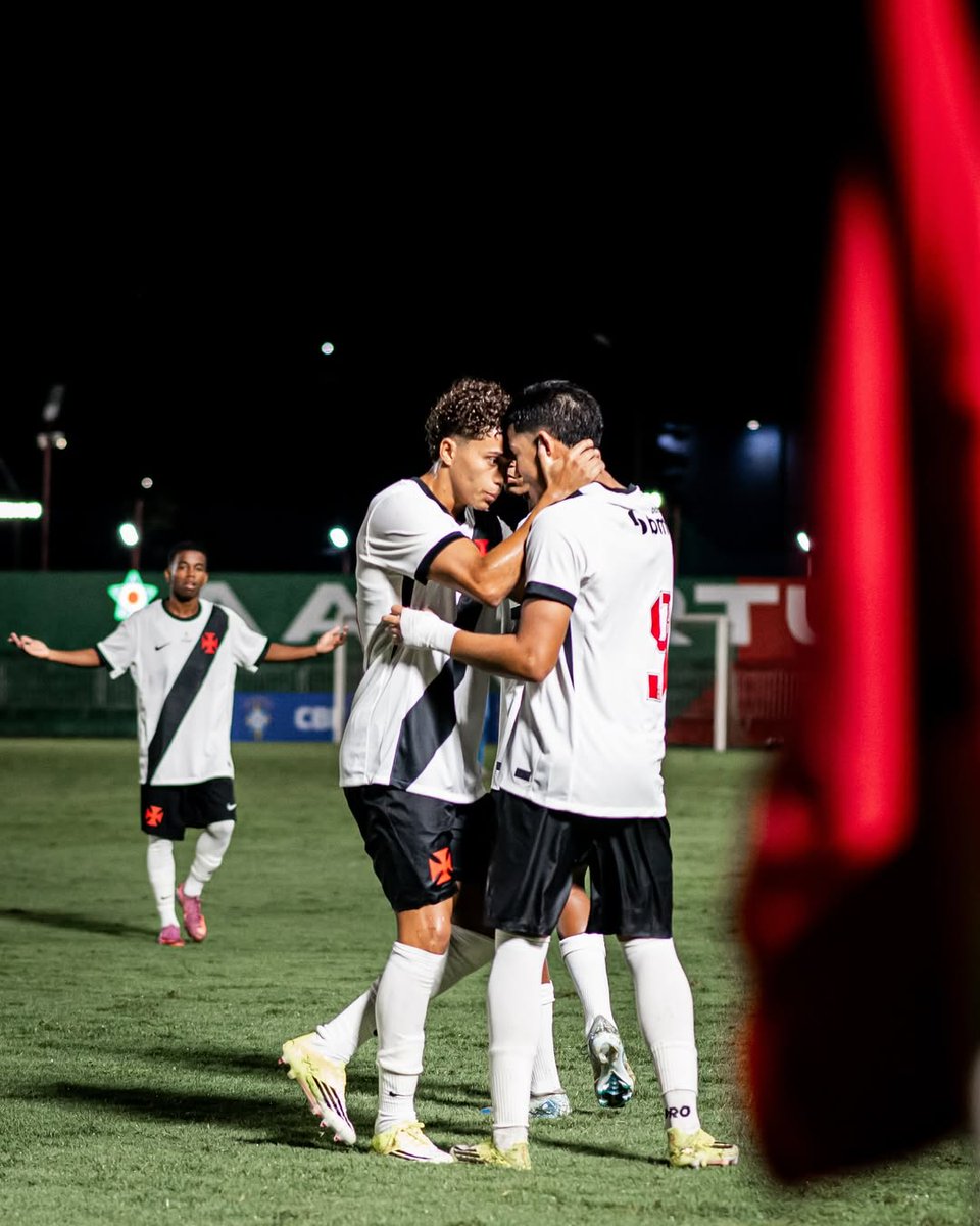 NewsAlmirantee's tweet image. O Vasco poupou 11 jogadores do Sub-20, que devem integrar o elenco que viaja para a Argentina hoje à noite.

São eles:
Alison, Andrey Fernandes, Avellar, Bruno André, Breno Vereza, Gustavinho, Juninho, Philippe Gabriel, Ramon Rique, Samuel Jesus e Zuccarello.

🗞️: @ge_vasco