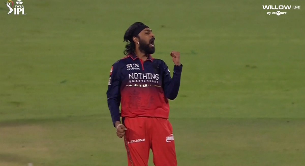 Honest Kohli Fan™💚❤️ tweet media